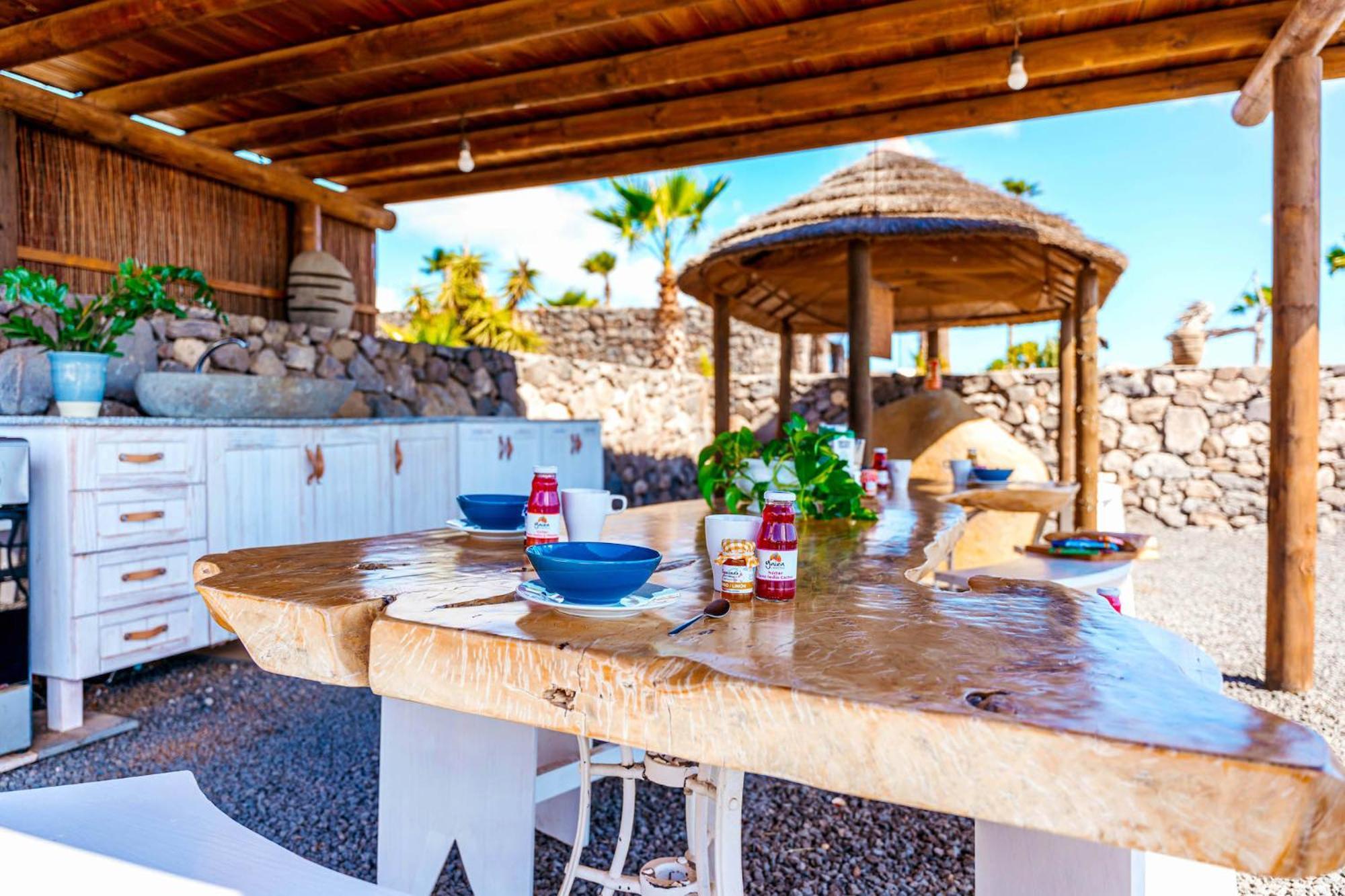 Finca De Arrieta Village - Yurts And Stone Cottages - Shared Pool - Walking Distance To Arrieta Beach - Eco Friendly Tabayesco Ngoại thất bức ảnh