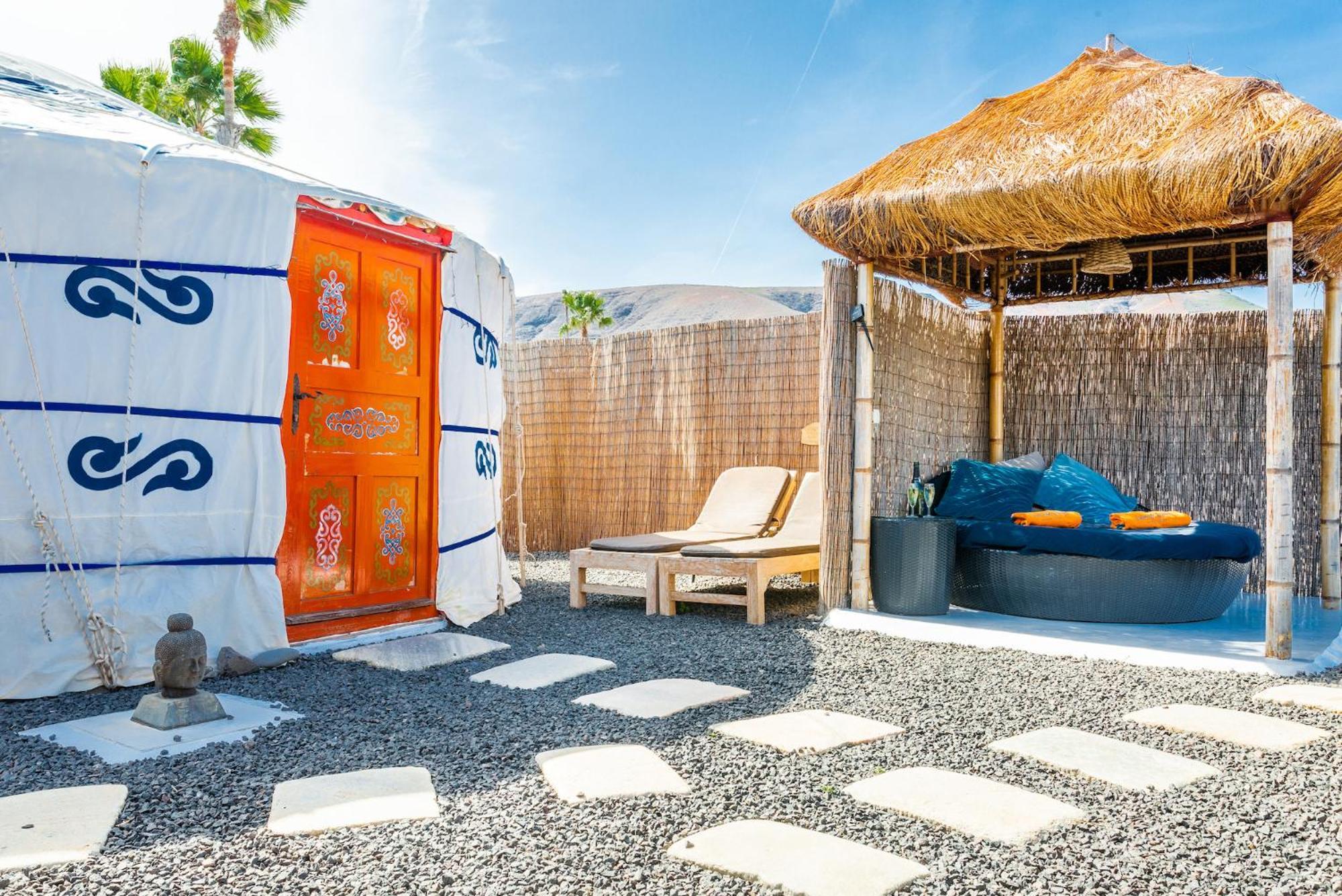 Finca De Arrieta Village - Yurts And Stone Cottages - Shared Pool - Walking Distance To Arrieta Beach - Eco Friendly Tabayesco Ngoại thất bức ảnh