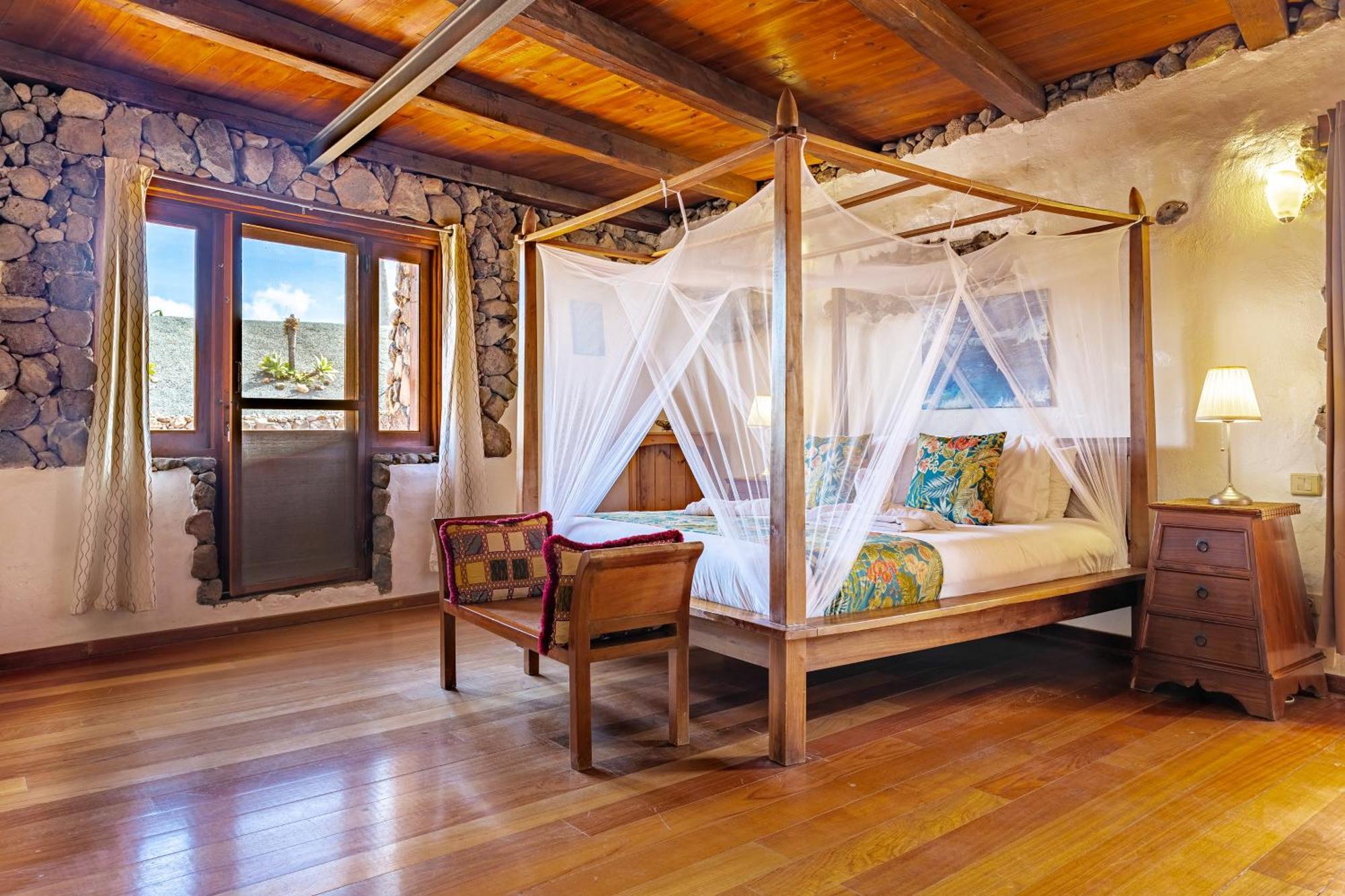 Finca De Arrieta Village - Yurts And Stone Cottages - Shared Pool - Walking Distance To Arrieta Beach - Eco Friendly Tabayesco Ngoại thất bức ảnh