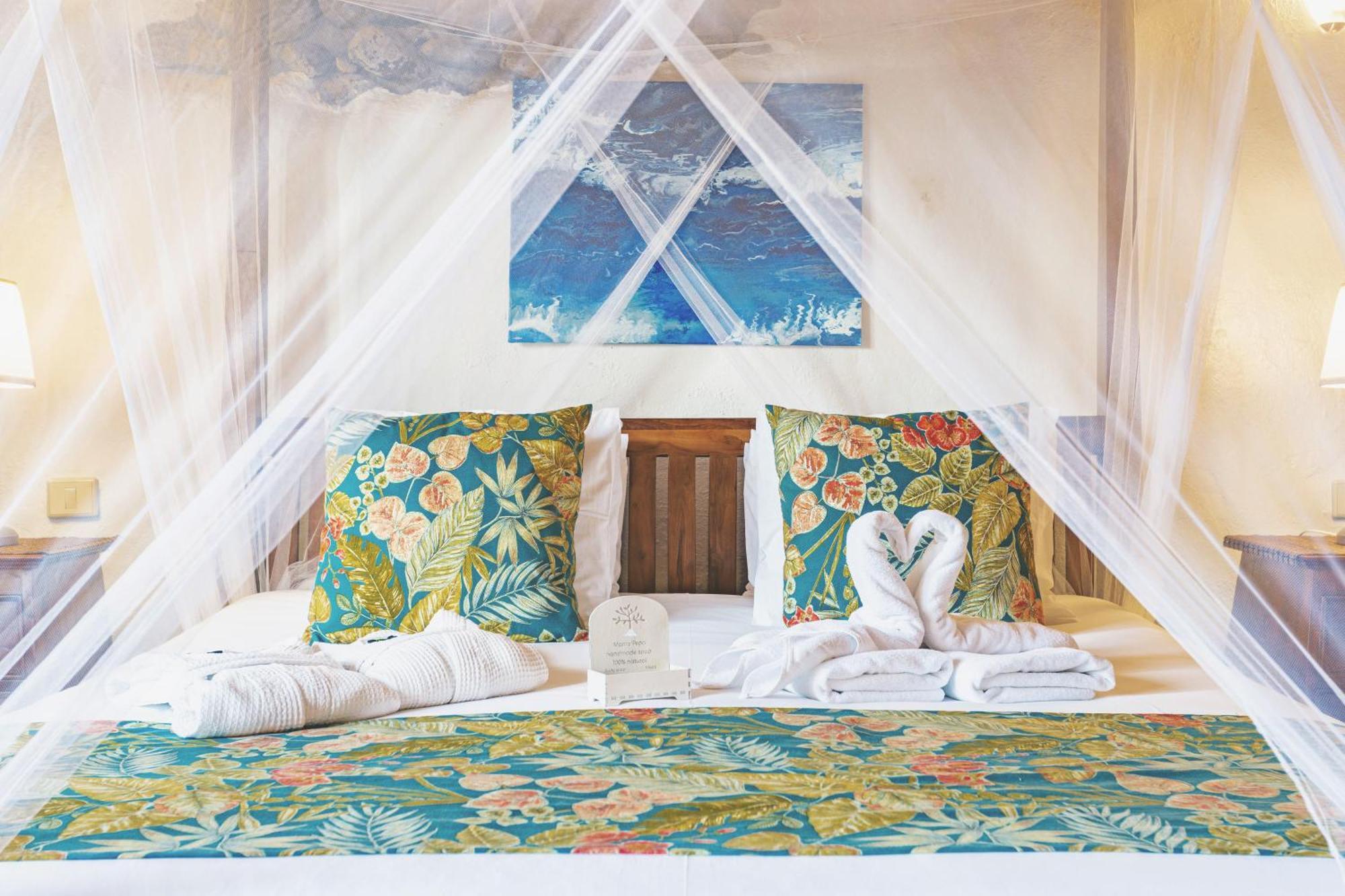 Finca De Arrieta Village - Yurts And Stone Cottages - Shared Pool - Walking Distance To Arrieta Beach - Eco Friendly Tabayesco Ngoại thất bức ảnh