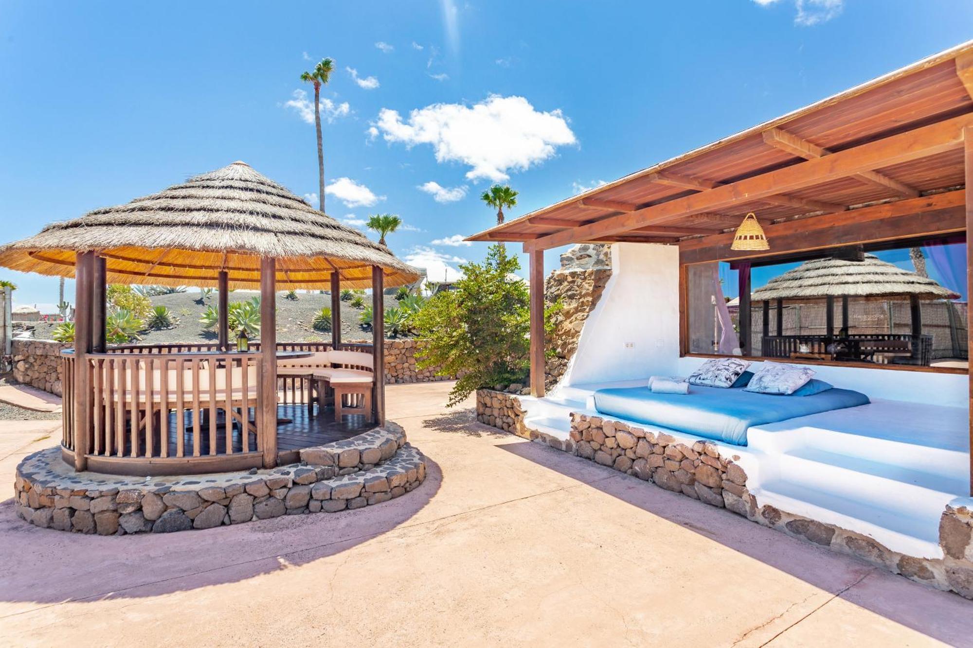 Finca De Arrieta Village - Yurts And Stone Cottages - Shared Pool - Walking Distance To Arrieta Beach - Eco Friendly Tabayesco Ngoại thất bức ảnh